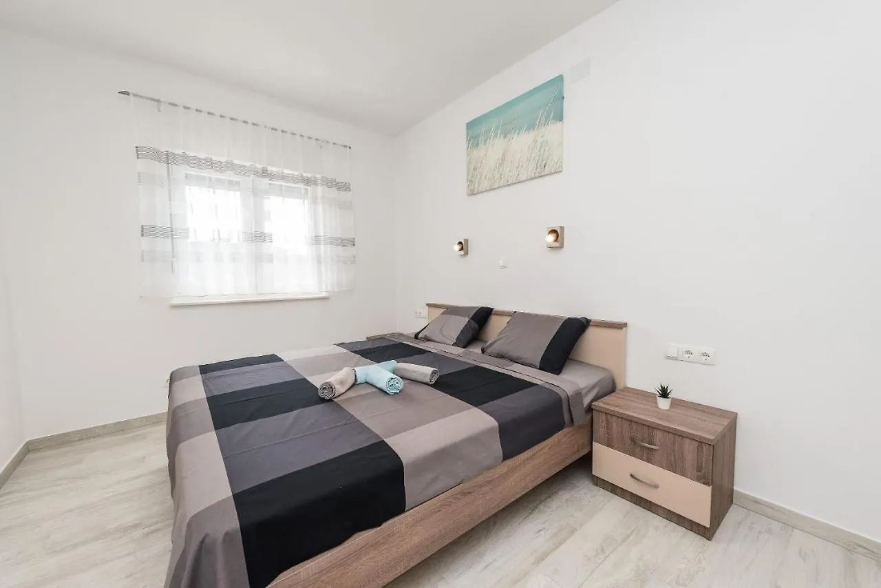 Apartments Bircic Vir Croatia