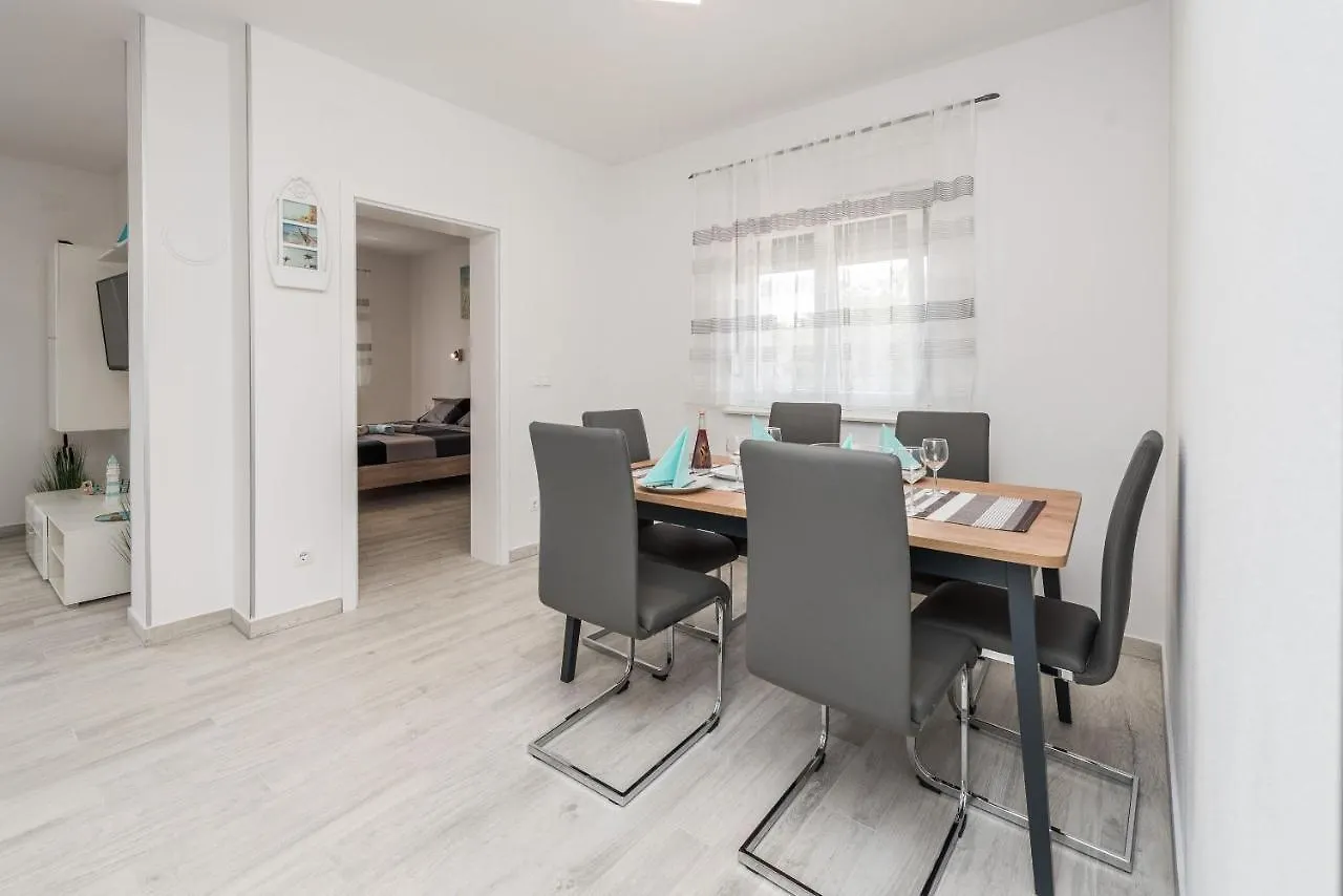 Apartments Bircic Vir