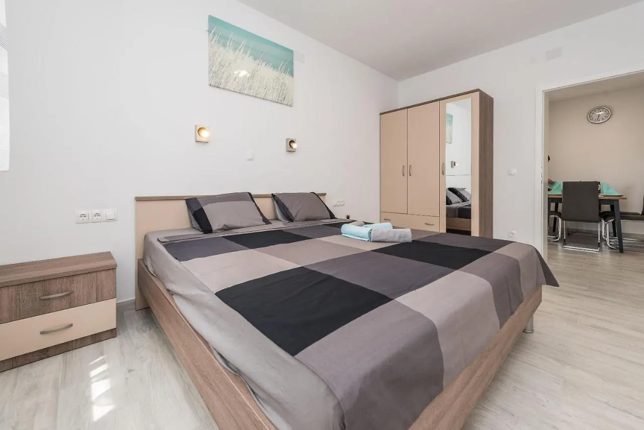 Apartments Bircic Vir