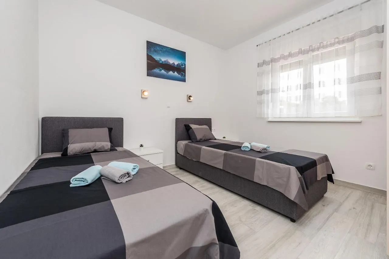 Apartments Bircic Vir